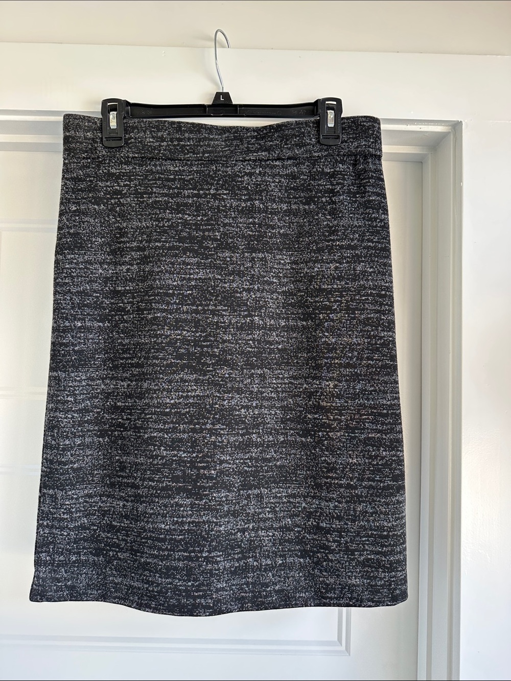 Classic Gray Textured Knit Pencil Skirt